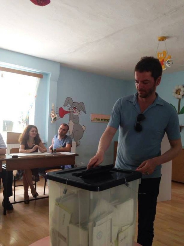 Anri Sala al voto Se in Albania un artista diventa primo ministro