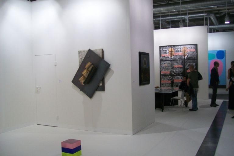 Artiaco Basel updates: tutte le foto degli stand italiani a Basilea. Tra moderno e contemporaneo, tra veterani ed esordienti, spunta una forma di Parmigiano Reggiano…