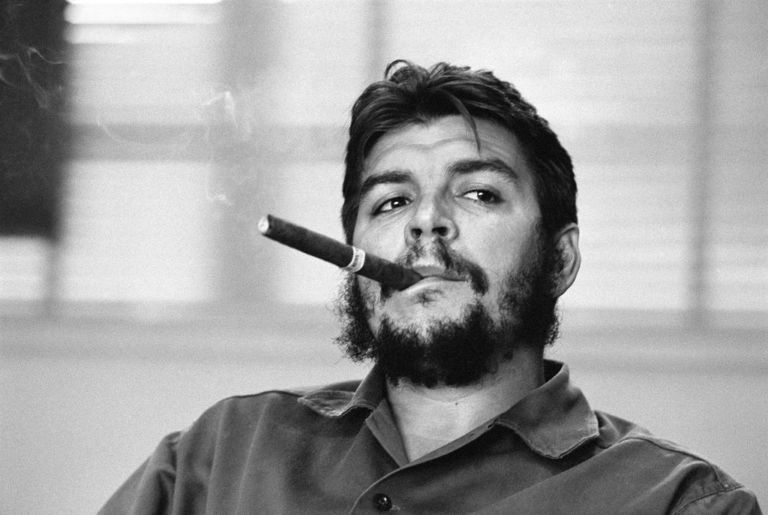 Che Guevara al Ministero dell’industria L’Avana Cuba 1963 © René Burri Magnum Photos Inchiesta. Gli Scavi Scaligeri e le mostre “chiavi in mano”