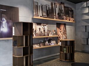 Nel cuore di Milano apre il primo flagship store dell’azienda DeCastelli, allestimento by Michele DeLucchi: la tradizione artigiana si sposa con il design