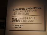 Il Premio Mies van der Rohe a Milano In Europa si fa così: quaranta i progetti del Premio Mies van der Rohe in mostra alla Triennale di Milano. Ed emerge il quadro desolante del contesto italiano: il 40% dei nostri architetti non arriva a fine mese
