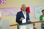 Il neopremier va a votare Se in Albania un artista diventa primo ministro