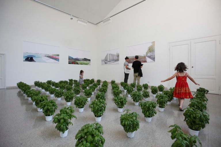 Installazione Anna Viader Soler Festa dellestate 13 foto Alberto Novelli Villa Massimo 1 Un pezzo di Germania, a Roma. Oltre tremila persone alla Festa dell’Estate dell’Accademia Tedesca a Villa Massimo, ecco le foto della serata…