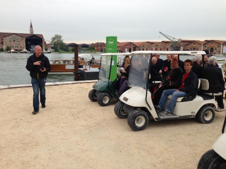 Opening Padiglione della Santa Sede Biennale di Venezia 2013 9 Biennale Updates: la prima volta della Santa Sede. Debutto a Venezia, con un padiglione all’Arsenale che affida a Studio Azzurro, Koudelka e Carrol: tutte le foto del red carpet aperto dal cardinal Ravasi