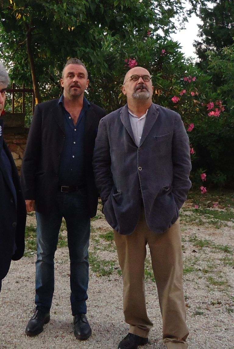 Per unarte fluida Castello Corsini Sismano – Matteo Boetti e Giuseppe Gallo Nel castello di Bonifacio VIII. In Umbria si apre al contemporaneo anche il Castello Corsini di Sismano, nei dintorni di Todi: ecco chiccera alla “prima”…