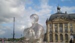 A jaume plensa HouseOfKnowledge placeDelaBourse Bordeaux 4 Jaume Plensa va al parco. A Bordeaux