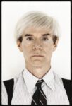 Andy Warhol secondo Steve Woods Il Warhol ritrovato sbarca in Europa. Al MUCA di Monaco gli scatti inediti con cui Steve Woods ha immortalato nel 1981 il re della pop art: sguardo timido, girasole in mano, zainetto in spalla...