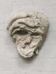 HOUSEAGO 2013 Roman Masks II Una monumentale fragilità. Houseago a Roma