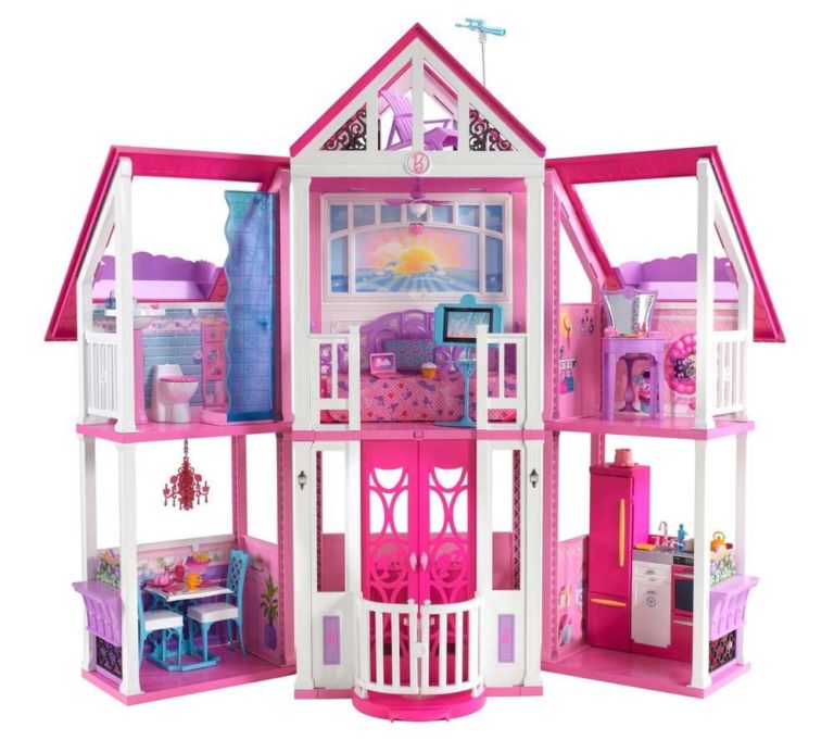 La Casa di Malibù Barbie al Politecnico di Milano, ospite del corso di Design della Moda. Un concorso per gli studenti: la lunga tradizione delle case Mattel, reinventata con lo stile Boffi