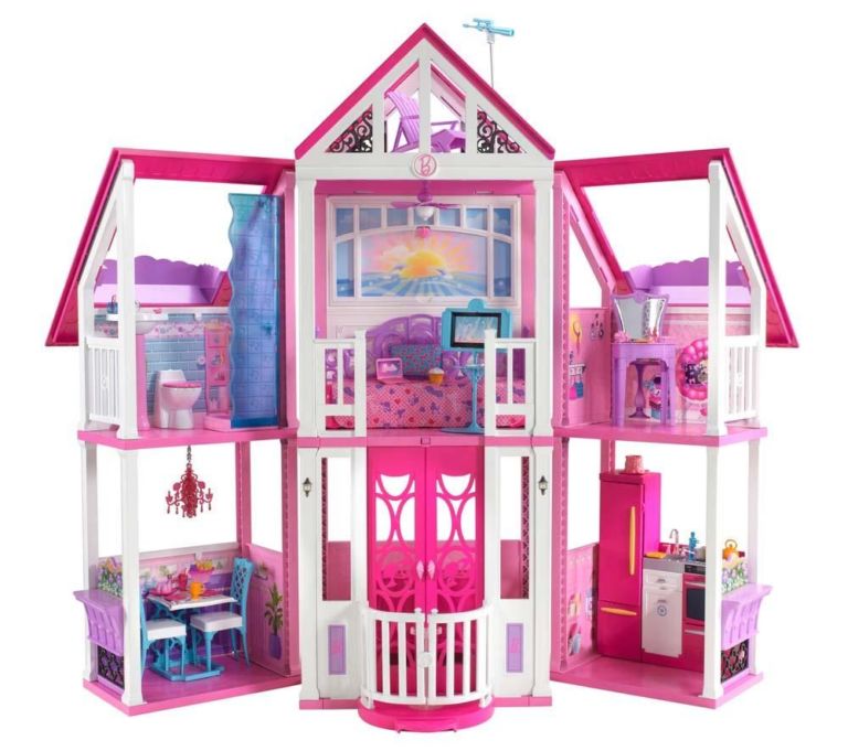 La Casa di Malibù Barbie al Politecnico di Milano, ospite del corso di Design della Moda. Un concorso per gli studenti: la lunga tradizione delle case Mattel, reinventata con lo stile Boffi