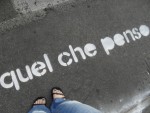 Opiemme Un fiume di Parole 5 Un murale da guinness. Fiume di parole sui marciapiedi di Torino: sette chilometri firmati Opiemme. Riqualificare Barca e Bertolla, quartieri di lavandai e barcaioli. Con la poesia