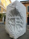 Penone Anatomia 6 Giuseppe Penone a Carrara. Una nuova scultura a cielo aperto, di fronte l'Accademia. Increspature nel marmo, tra memorie di corpi e di paesaggi: le foto, dal Marble Weeks