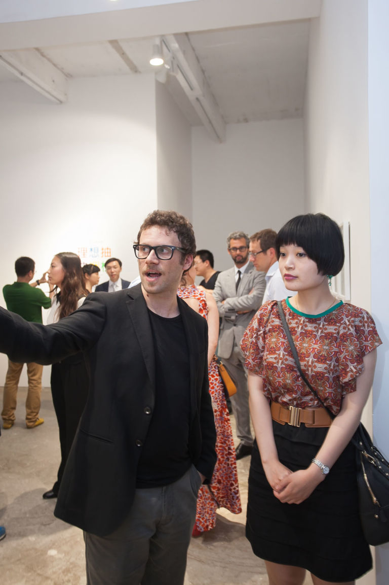 Roberto Ceresia Sissi vola a Shanghai, a bordo dei suoi Aspiranti Aspiratori. Terza tappa per il progetto sostenuto da Elica e Fondazione Casoli. Tutte le foto dell'opening alla galleria Aike-Dell'Arco