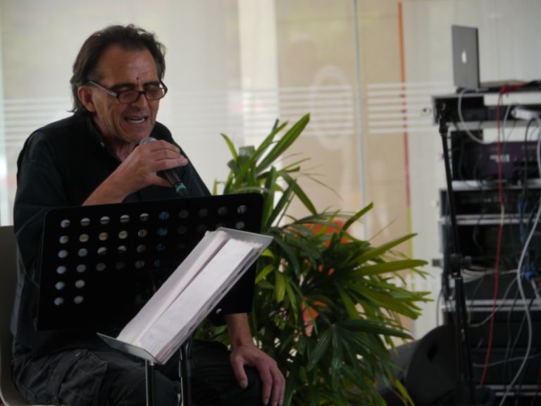 Un momento del recital Giovanni Lindo Ferretti al MUSE di Trento: in scena nella hall del nuovo museo il suo “Bella gente d’Appennino”, recital che abbraccia le più ancestrali tradizioni della cultura popolare montana. E dunque italiana