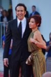 Alice Kim Cage e Nicolas Cage sul red carpet per il film Joe Bellezze in Laguna, capitolo II. Promosse e bocciate sul red carpet: ecco l'impietoso giudizio sulle star che sfilano a Venezia. Outfit regale, chic, sfacciato o inappropriato?