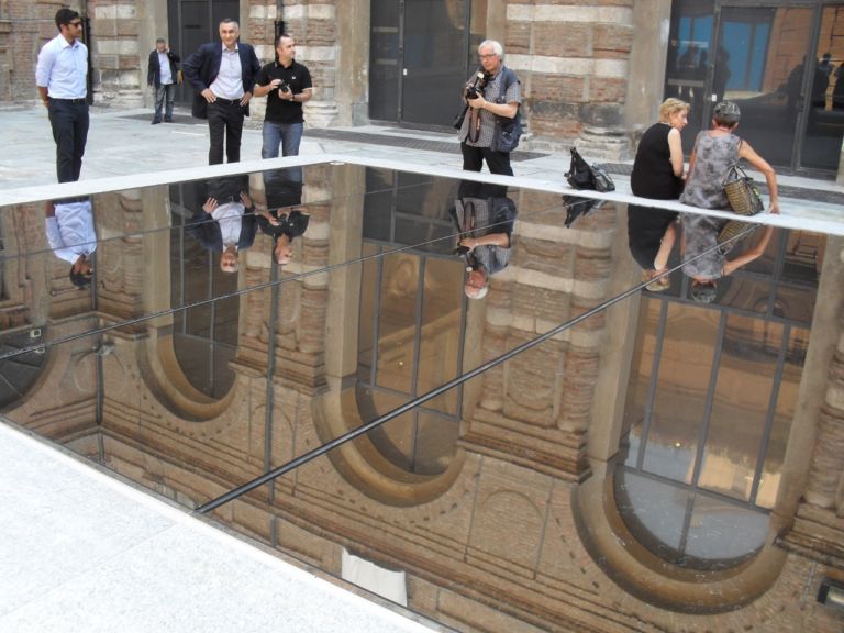 Cortile del Museo Egizio di Torino Il Museo Egizio di Torino inaugura nuovi spazi. Nel Piano Ipogeo apre la mostra Immortali, allestimento temporaneo in attesa dell’Expo 2015 di Milano