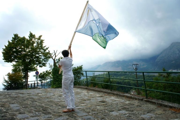 Eugenio Tibaldi Una bandiera per Latronico 2010 e 2011 3 Latronico, una residenza e Bianco-Valente