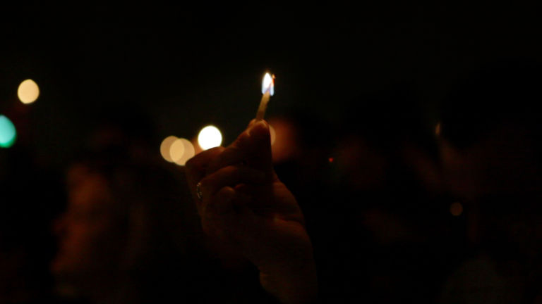 Filippo Berta Allumette A.A.A. comparse cercasi! Sono sessantasei i volontari della performance con cui Filippo Berta celebra a Bergamo, con la complicità della GAMEC, la Giornata del Contemporaneo. Appuntamento il 5 ottobre: via alle iscrizioni...