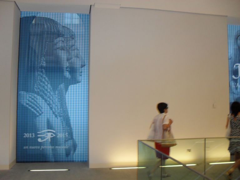 Grafica del nuovo Museo Egizio Il Museo Egizio di Torino inaugura nuovi spazi. Nel Piano Ipogeo apre la mostra Immortali, allestimento temporaneo in attesa dell’Expo 2015 di Milano
