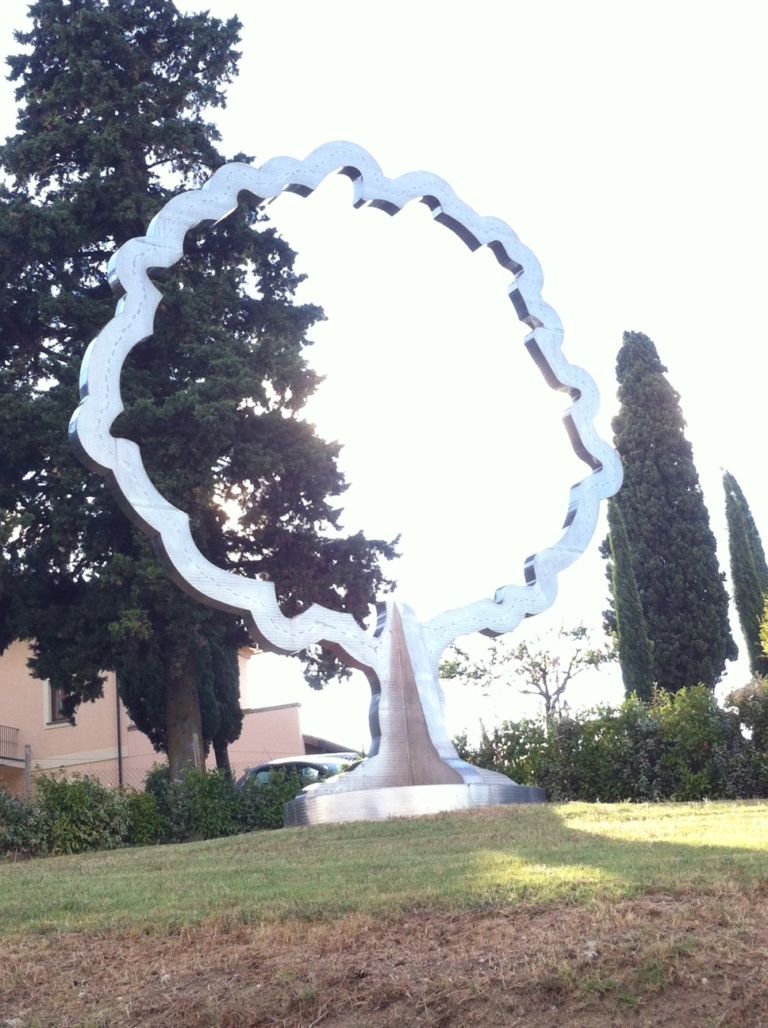 Scultori a Brufa – Gino Marotta e1377070456383 L’arte pubblica? In Umbria si fa da 27 anni. Con l’opera di Marco Mariucci cresce il Parco delle Sculture di Brufa: ecco una galleria fotografica