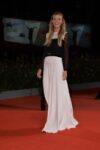 alberta ferretti fiammetta cicogna Bellezze in Laguna, capitolo II. Promosse e bocciate sul red carpet: ecco l'impietoso giudizio sulle star che sfilano a Venezia. Outfit regale, chic, sfacciato o inappropriato?