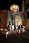 entrata Torre di Mola Tufffo A Ferragosto l’arte si tufffa a Formia. Gli affascinanti spazi della Torre di Mola si aprono per la mostra curata da ARIA [rivista d’artisti]: ecco tutte le immagini