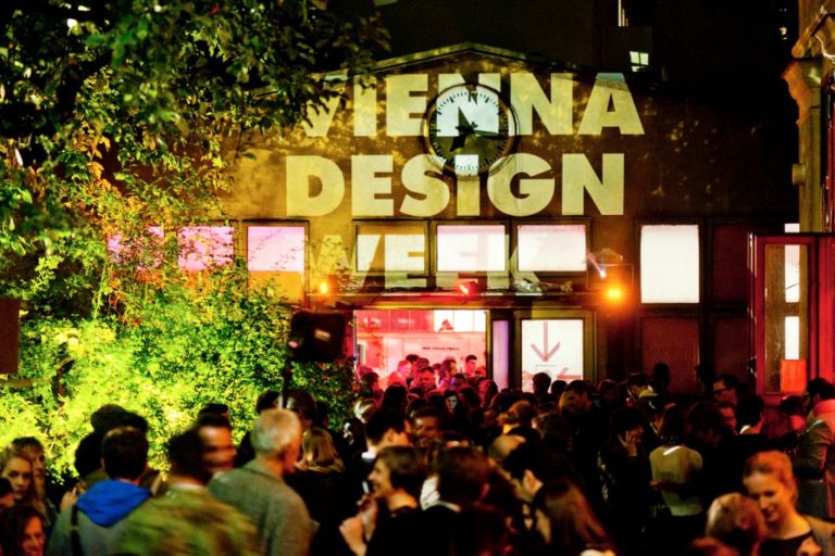 1380266063 Sky Arte update: cinquanta location per oltre cento tra mostre, workshop e laboratori. Una festa del fare la Vienna Design Week, che porta giovani designer a confrontarsi con botteghe storiche