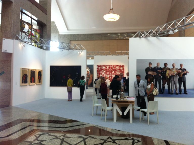 ArtInternational Istanbul 2013 3 Istanbul Updates: in barba alle difficoltà, alla biennale si affianca anche una nuova fiera d’arte contemporanea internazionale. Con cinque gallerie italiane