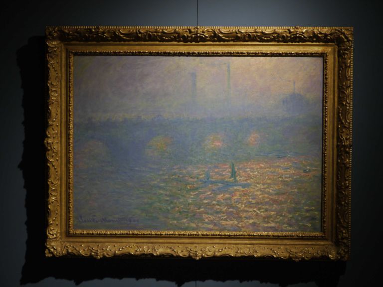 Il ponte di Waterloo di Monet a Pavia Ma è Monet o Bill Viola? Video poetici alle Scuderie del Castello di Pavia per accompagnare una nuova (ennesima) mostra sul papà dell’Impressionismo. Della serie: quando l’allestimento conta...