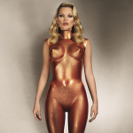 Kate Moss secondo Allen Jones Tutte le Kate Moss del mondo. Da Allen Jones a Chuck Close, a Irving Penn, a Londra vanno all’asta sessanta opere ispirate dall’icona di stile