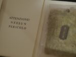 Lametta Bologna update: diecimila titoli in trent’anni. Numeri da record per le microedizioni di Pulcinoelefante, che stampano in edizione limitatissima un libro al giorno; con illustrazioni di Carmi, Parmiggiani, Baj...