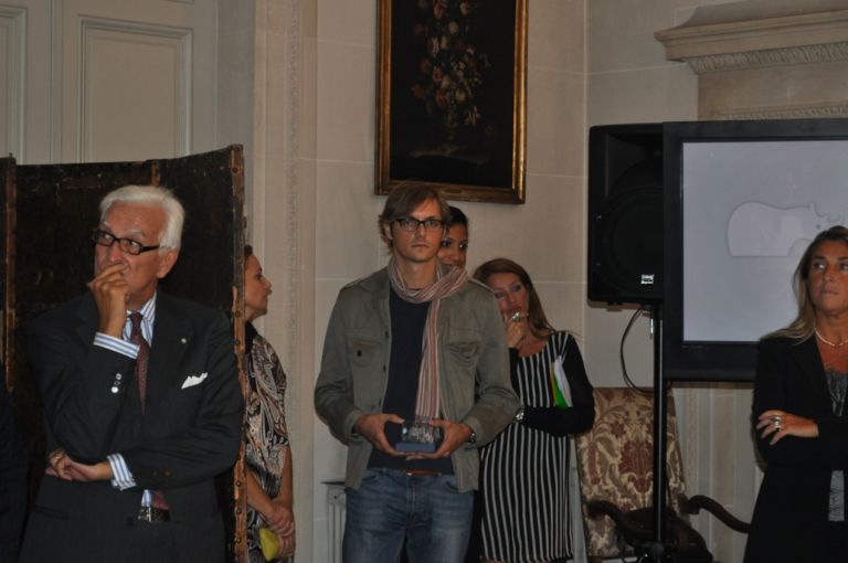 Michele Spanghero alla cerimonia di premiazione del Blumm Prize A Bruxelles vincono Maria Elisabetta Novello e Michele Spanghero. Va ai due artisti italiani la prima edizione del Blumm Prize, assegnato all'ambasciata italiana