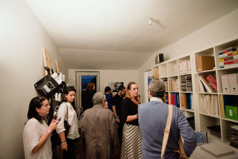 Opening VOLUME AC 13 Jannis Kounellis da Volume!. Dopo quindici anni un grande ritorno, rievocando gli inizi dello spazio romano. E torna anche Danilo Eccher, che una pagina di storia dell'art system capitolino la scrisse anche lui, qualche tempo fa