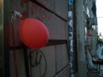 Palloncini in via dei Volsci San Lorenzo Bizzarro. Per un festival pop-surrealista