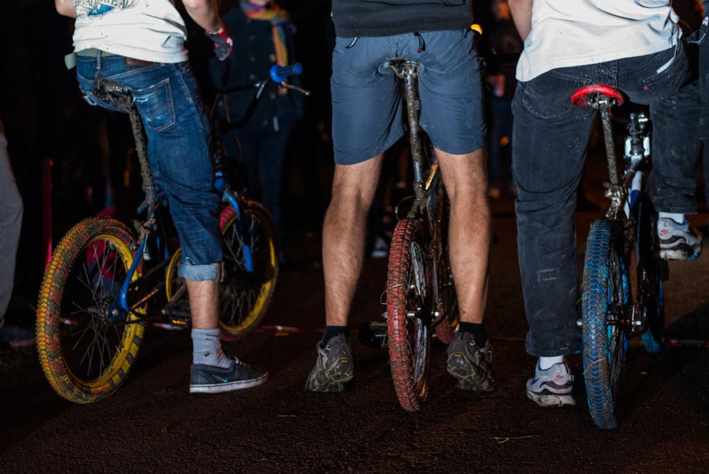 Hai voluto fare il regista? Ed ora… pedala! Arriva a Firenze, unica tappa italiana, l’edizione 2013 del Bicycle Film Festival: cinquanta titoli in quattro giorni per un cinema che sceglie la bici come inedito punto di osservazione