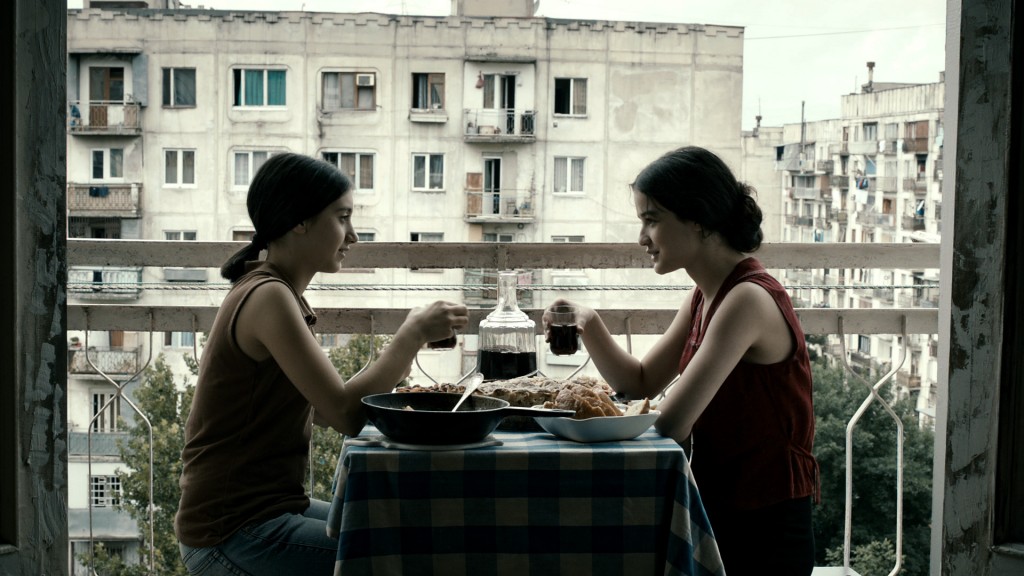Dopo aver convinto Cannes l’erotismo surreale di Yann Gonzalez  vince il Milano Film Festival: una visione onirica e ironica dell’amore, interpretata tra gli altri da un priapesco Eric Cantona
