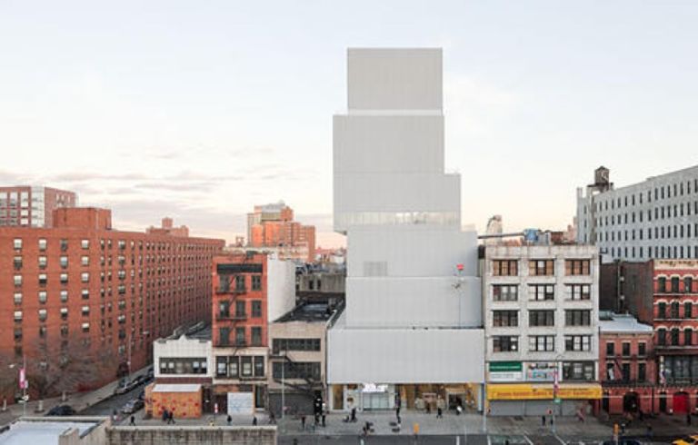 Una veduta del New Museum Apre nel New Museum di New York l'Hester Street Cafè. Il museo si allea sempre di più col tessuto del Lower East Side