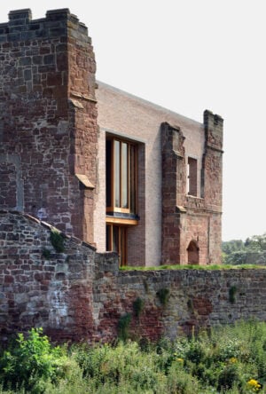 Va allo studio londinese Witherford Watson Mann il RIBA Stirling Prize 2013. La prima volta per un progetto di abitazione, la prima volta di un restauro: quello di un castello del XII secolo