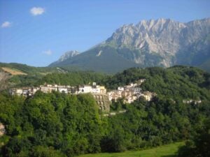 Oltre il museo. A Castelli parte il progetto per il rilancio della tradizione ceramica abruzzese: tre giorni di workshop con il design e con Paolo Ulian in cattedra