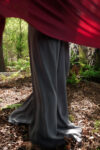 vestito grigio rosso 1090014 Danze celestiali nel bosco. Un fashion film per Ludovica Amati