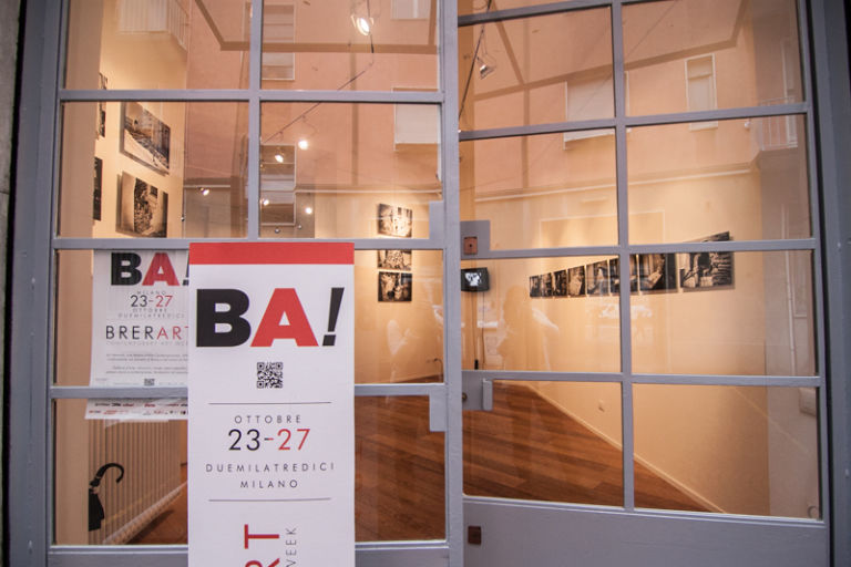 10444593995 a306990ab4 o Tutte le foto di Brerart, la festa dell'arte del quartiere Brera. Mostre, inaugurazioni, feste, eventi, per una Milano sempre in pista