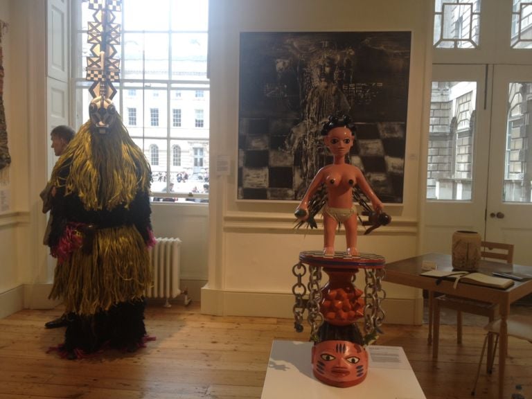 154 Contemporary African Art Fair Londra 3 London Updates: sembra un orario, e invece è una fiera, di arte esclusivamente africana. 01:54 si concede il lusso degli spazi di Somerset House, ecco le immagini