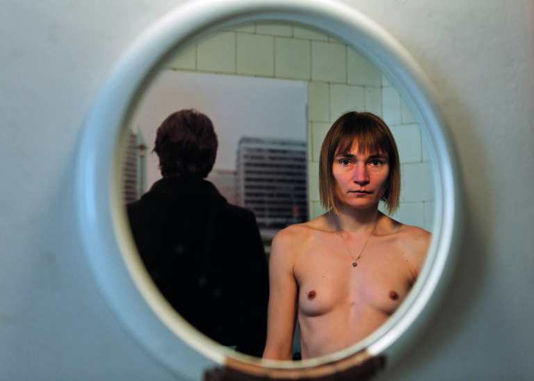 19 mart laltroritratto Elina Brotherus Reflection Il ritratto secondo Jean-Luc Nancy