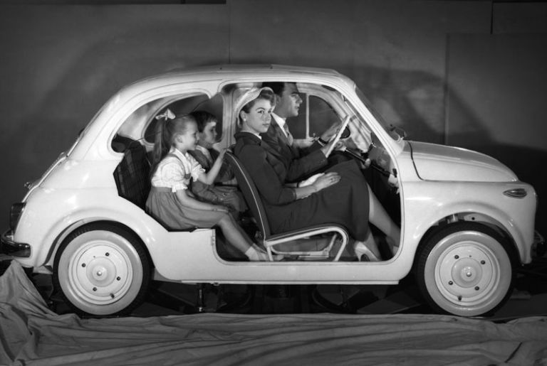 2. Colombo FIAT 500 1 Il lavoro nobilita l'uomo