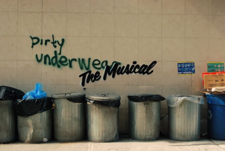 Banksy Dirty Underwear. The Musical @ day4 I Magnifici 9 New York. Banksy, il vandalo vandalizzato