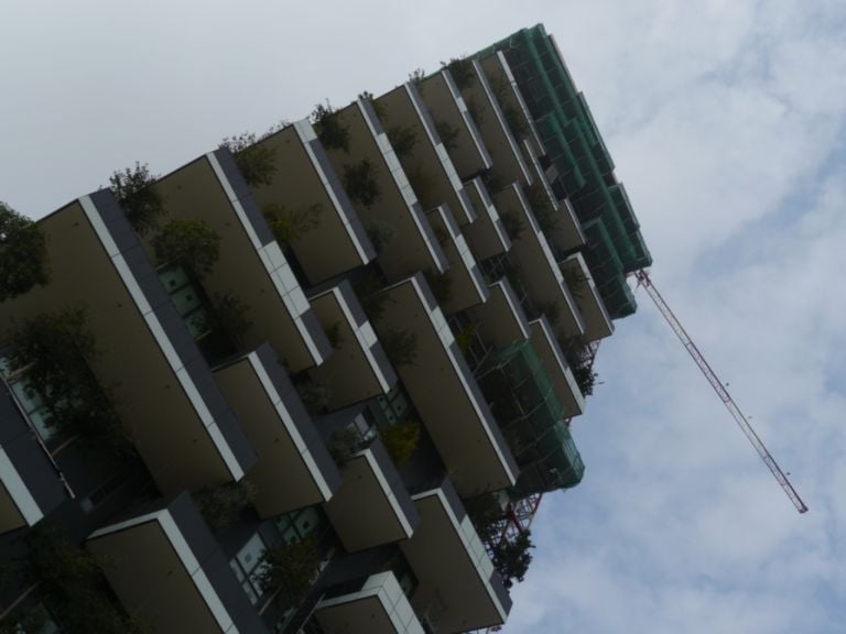 Bosco Verticale Passeggiata esclusiva nel cantiere di Porta Nuova: ecco la Milano che cambia. Dall’area ipogea che si estende sotto Piazza Aulenti fino alle Nuove Varesine, passando sul ponte pedonale che lega l’Isola al centro della città