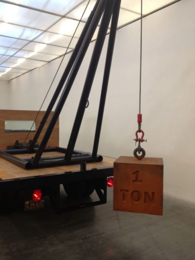 Chris Burden opening Extreme Measures New Museum New York foto Sarah Corona 9 Al New Museum la più grande mostra mai dedicata a Chris Burden. Tante foto dall’opening newyorkese: con coda nel nuovo Hester Street Café e tanti dolci d’artista…