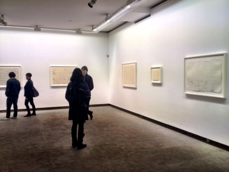 Cy Twombly da Karsten Greve Paris Updates: notturno con gallerie al Marais. Perrotin chiuso a sorpresa: ma rifatevi gli occhi con le immagini di Ropac, Karsten Greve, Yvon Lambert, Marian Goodman…