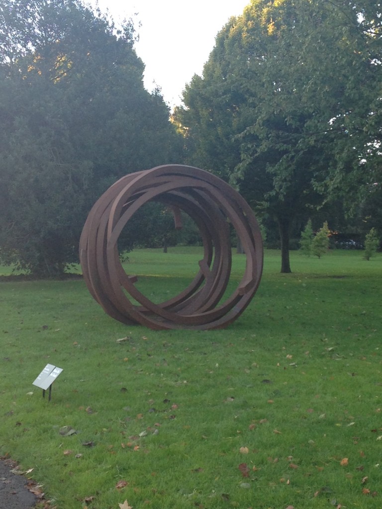 Frieze Sculpture Park Londra 2013 foto Valentina Grandini 4 e1382002951997 London Updates: fra una fiera e l’altra, quattro passi al Frieze Sculpture Park. Che quest’anno sceglie anche a Frieze Masters: ecco foto e video…