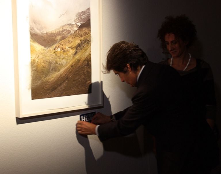 IMG 6548 Laura Pugno vince la 14esima edizione del Premio Cairo con le sue “Proposte di sé”: fotografie abrase per l’artista piemontese, che vince nell’annata più al femminile di sempre. Con dieci donne tra i venti finalisti